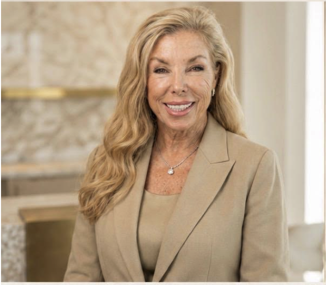 Current professional portrait of Holly Danell